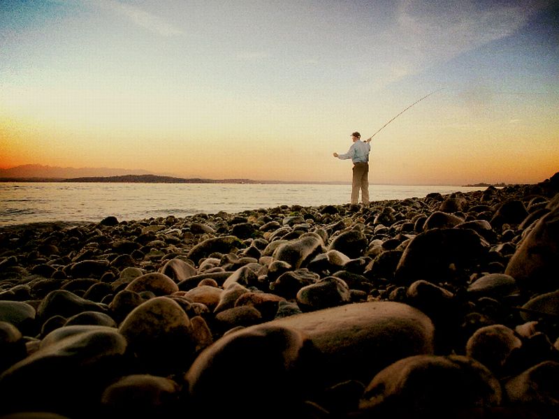 Salmon_fishing_at_Lincoln_Park_on_Puget_Sound