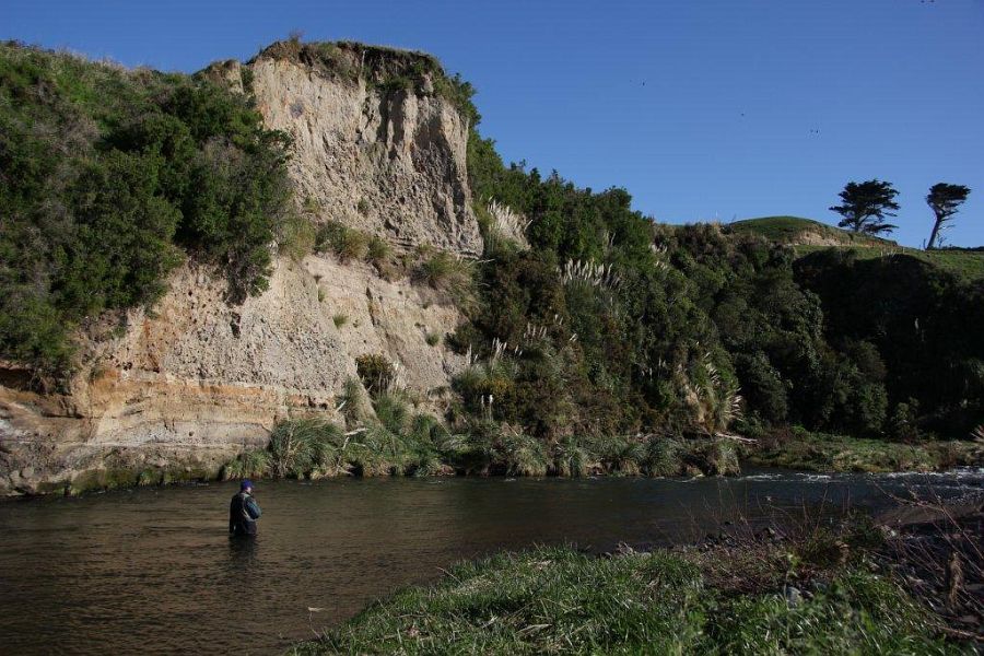 Taranaki_river_New_Zealand_5