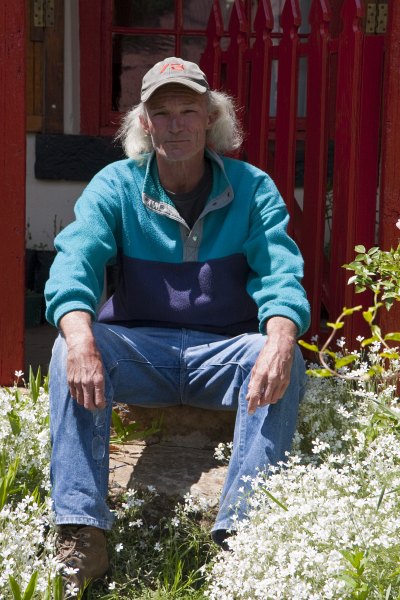 Tony_Kietsman_on_the_front_steps_of_his_Rhodes_cottage